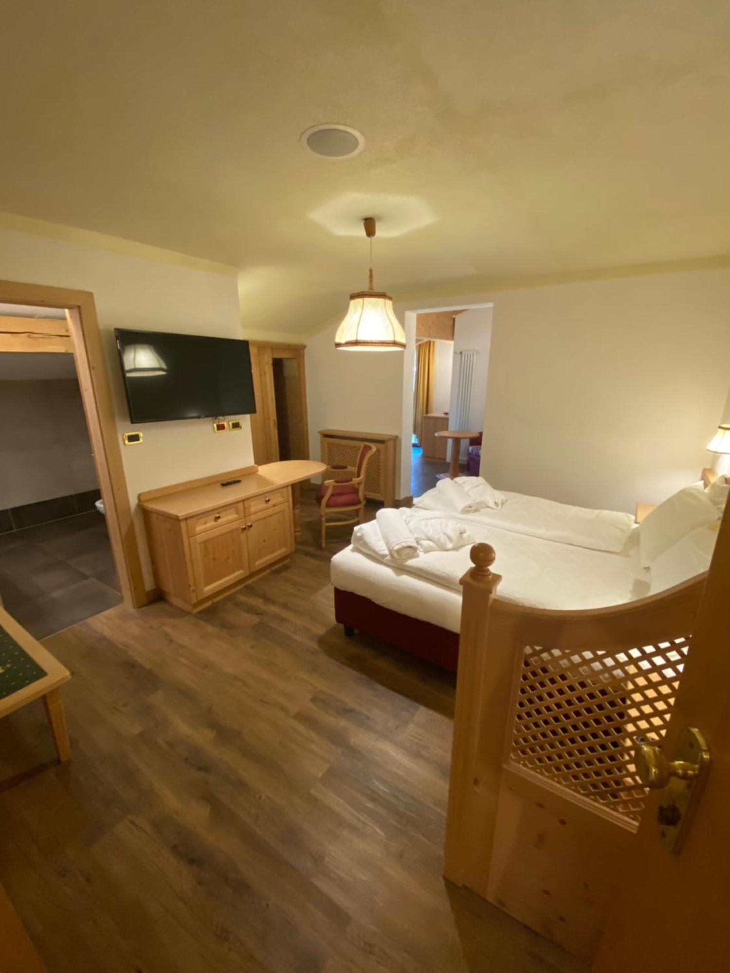 Hotel Terme Antico Bagno Pozza di Fassa Pokój zdjęcie