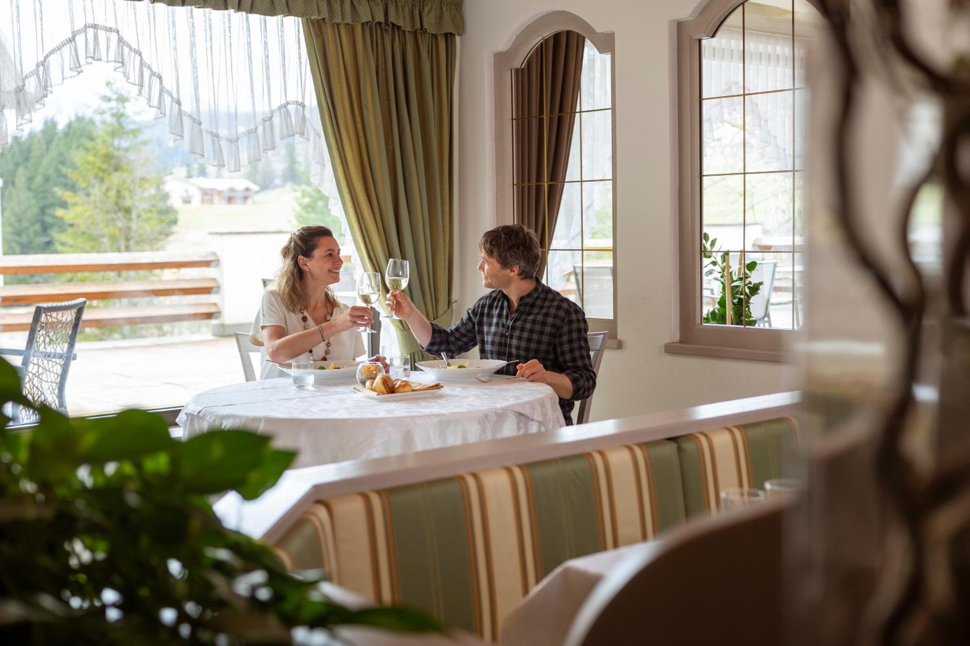 Hotel Terme Antico Bagno Pozza di Fassa Zewnętrze zdjęcie